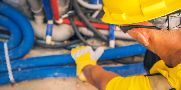 Electricistas Industriales · Instaladores Alta / Baja Tensión en Terres de l'Ebre · Revisión y mantenimiento de cuadros eléctricos y sistemas de control