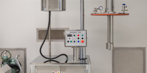 Tuberos · Instalación / Mantenimiento Tuberías Industriales Xerta · Montaje de tuberías para transportar líquidos, gases o productos químicos